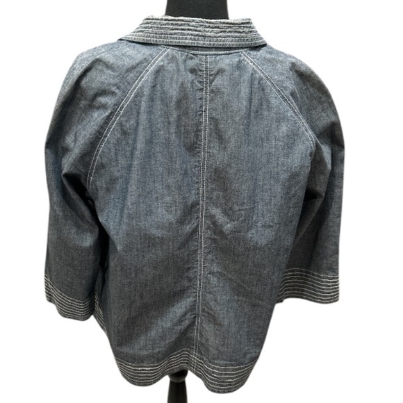 Chico's Light Weight Lt Blue Jacket, White Stitching Notched collar, size 8. EUC - Picture 5 of 7